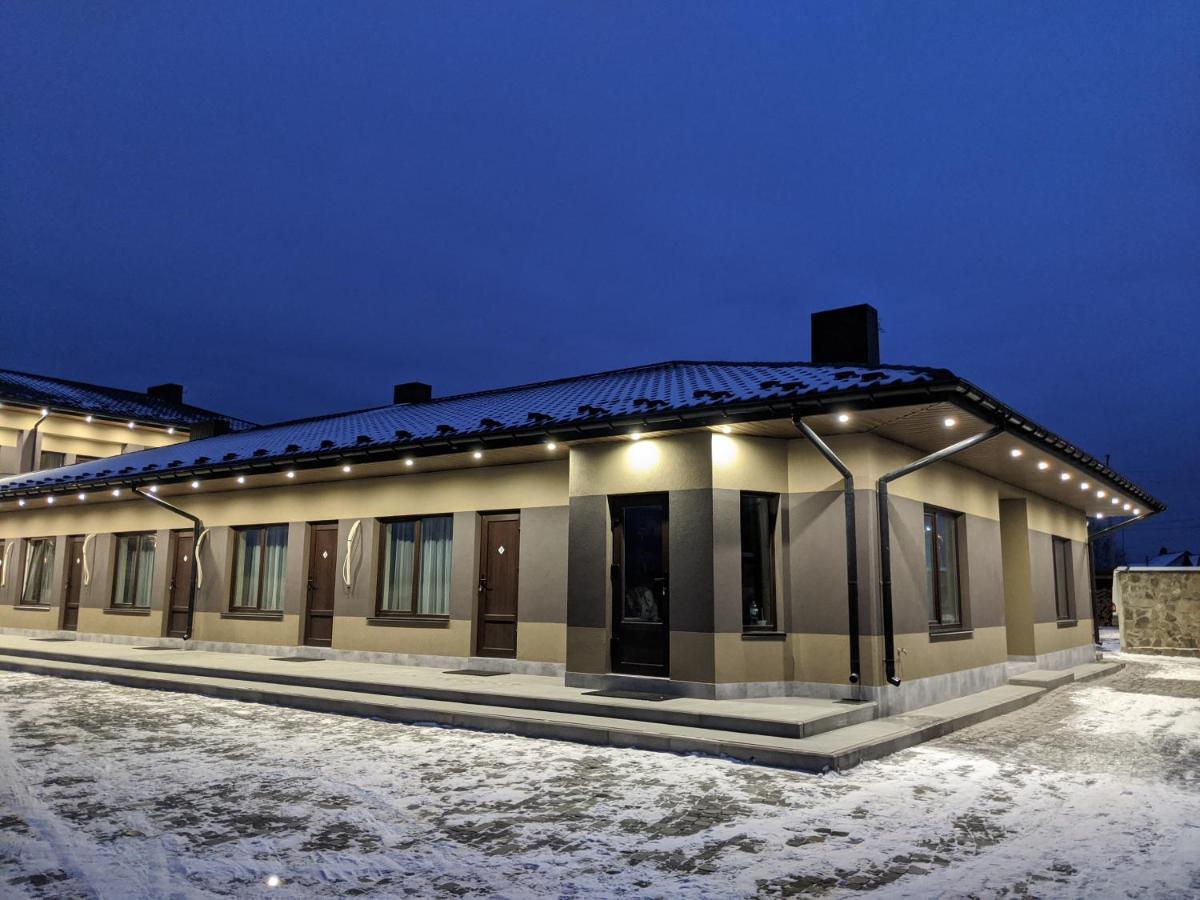 ホテルKaravan Bila Krynytsya  エクステリア 写真