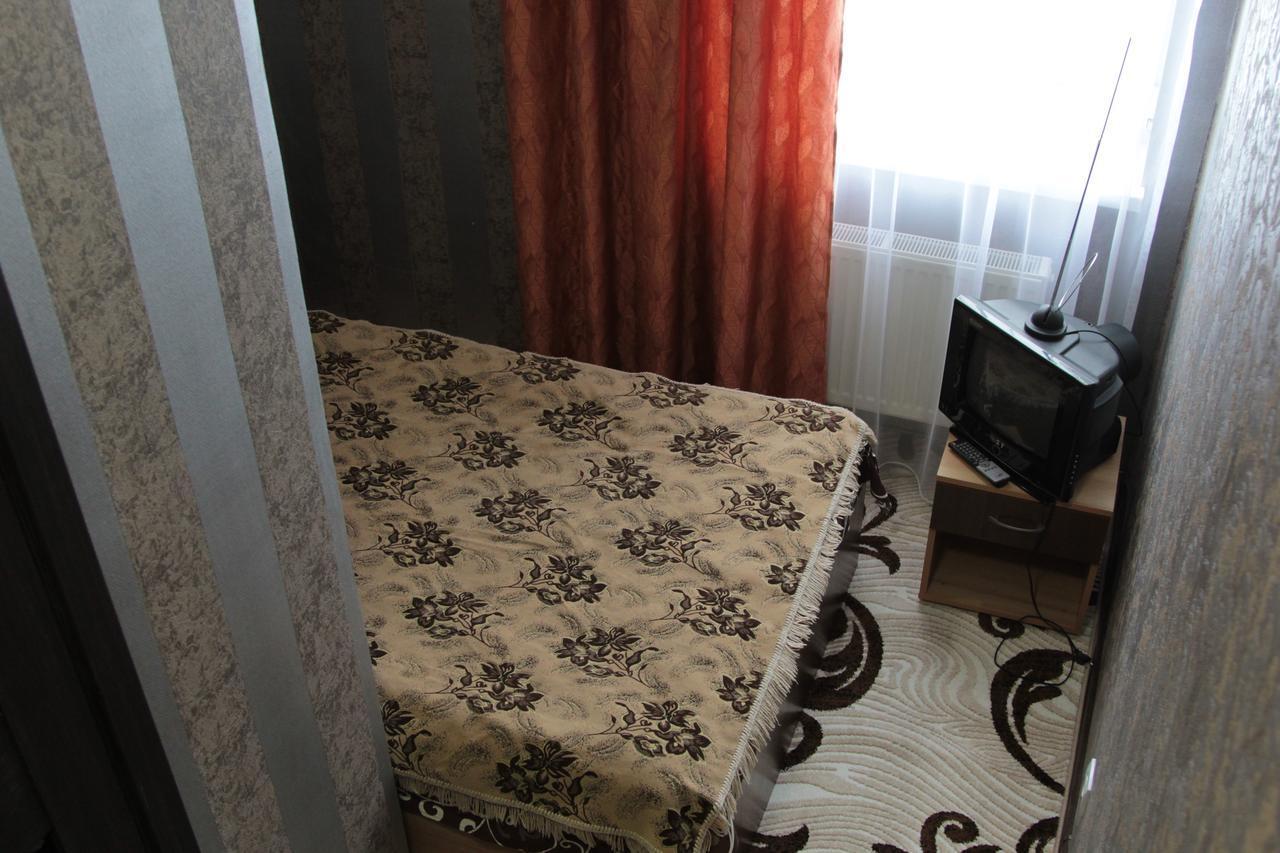 ホテルKaravan Bila Krynytsya  エクステリア 写真