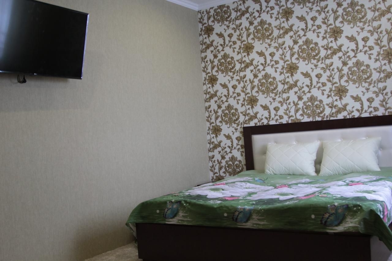 ホテルKaravan Bila Krynytsya  エクステリア 写真