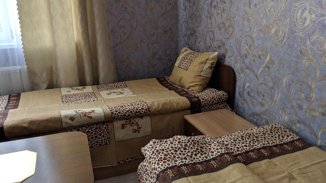 ホテルKaravan Bila Krynytsya  エクステリア 写真