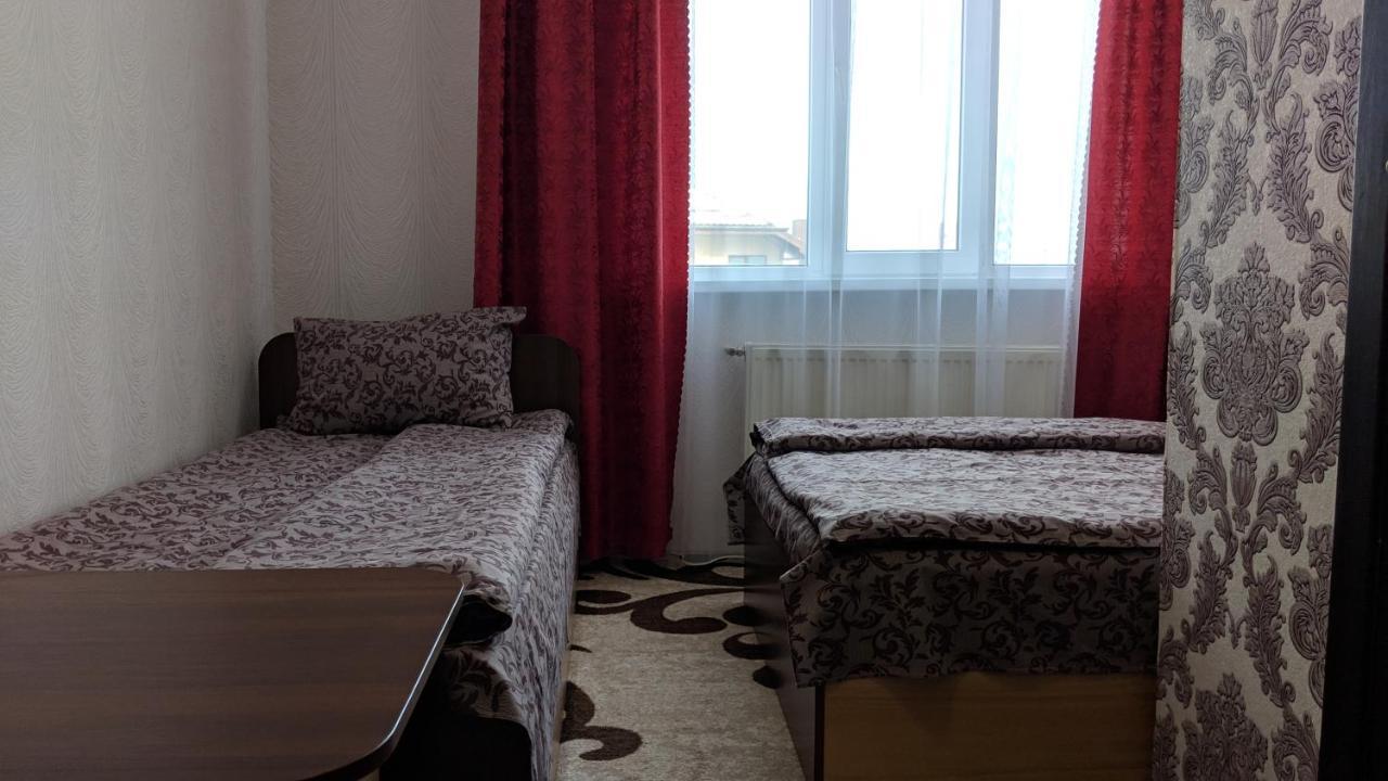 ホテルKaravan Bila Krynytsya  エクステリア 写真