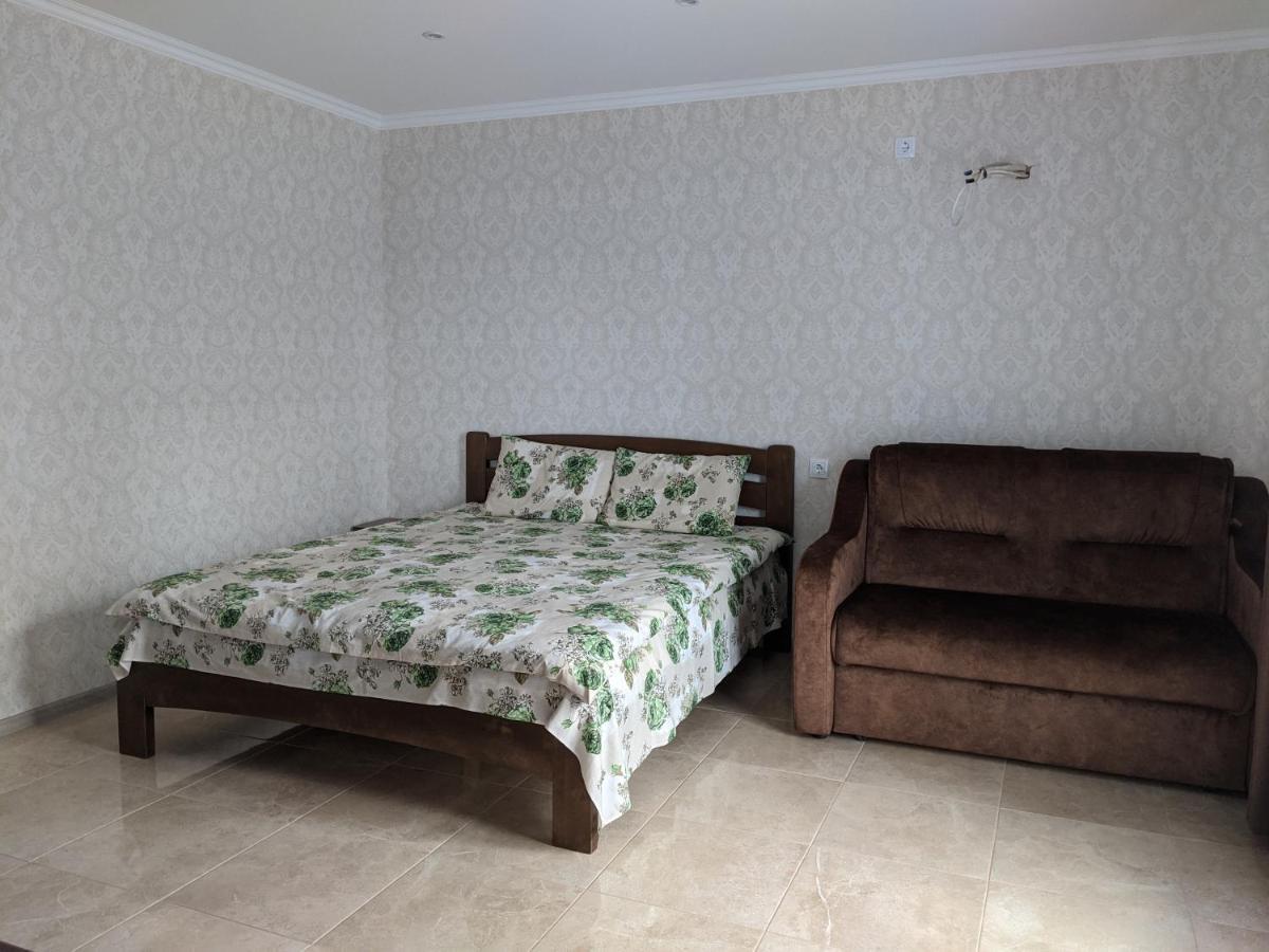 ホテルKaravan Bila Krynytsya  エクステリア 写真