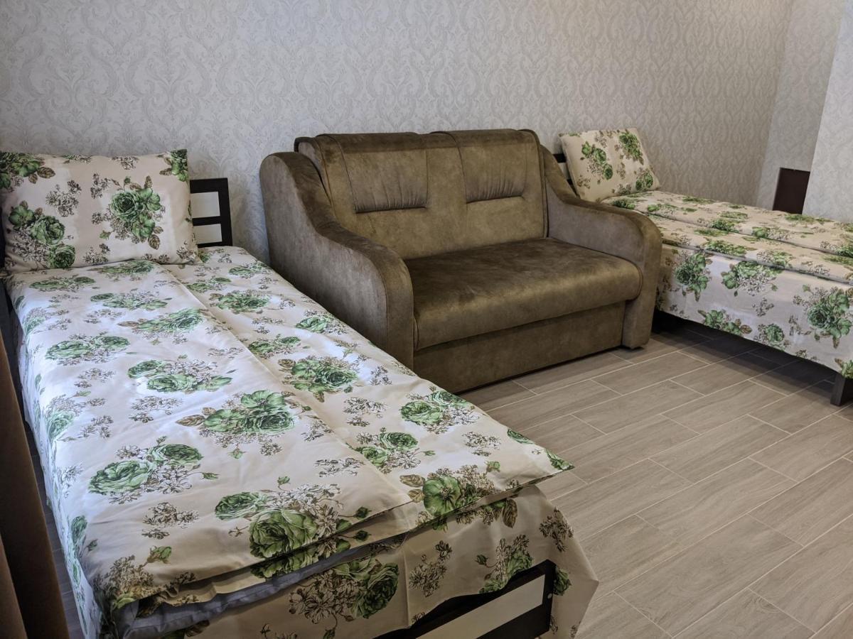 ホテルKaravan Bila Krynytsya  エクステリア 写真